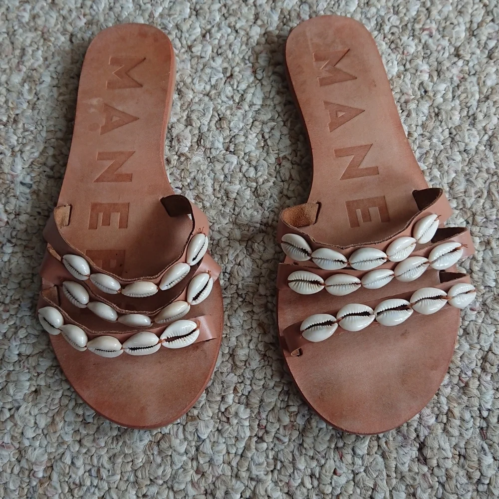 Manebí 'Ibiza' full grain leather and shells slides size 6.5